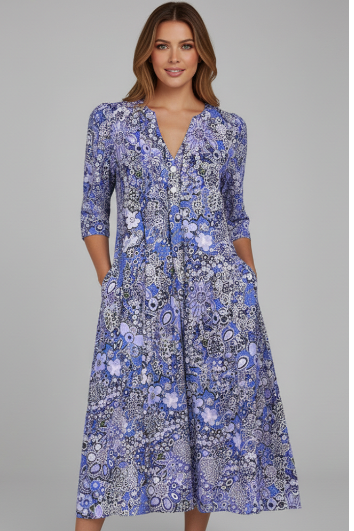 Women's midi dress with V-neck and three-quarter sleeves