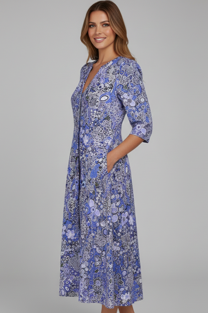 Women's midi dress with V-neck and three-quarter sleeves