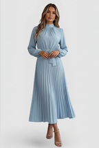 Damen-Plisseekleid mit langen Ärmeln und Taillenband