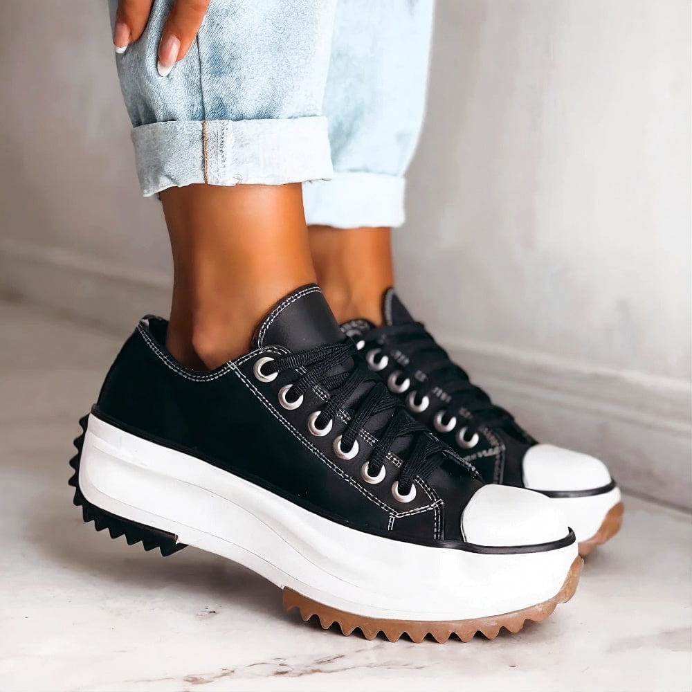 Orthopädische Low-Cut Sneaker mit Schnürung