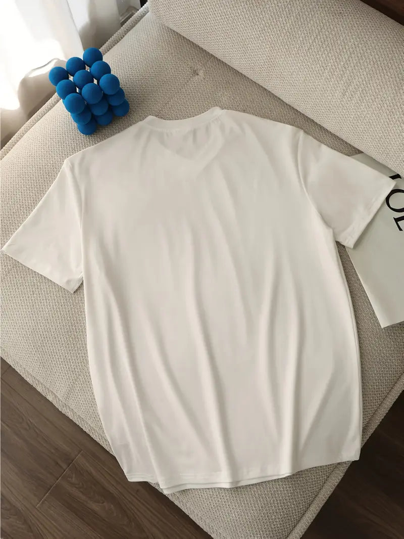 V-neck T-shirt for men | Fitted slim fit short-sleeve shirt made of soft fabric | Classic basic for everyday wear
