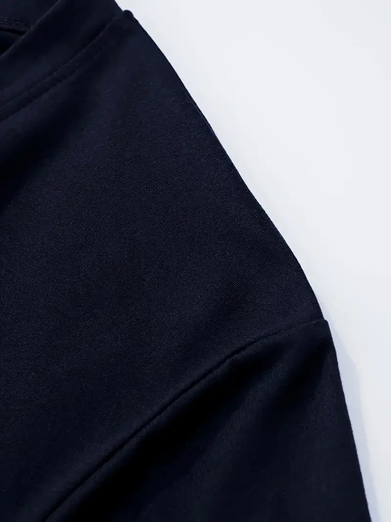 V-neck T-shirt for men | Fitted slim fit short-sleeve shirt made of soft fabric | Classic basic for everyday wear