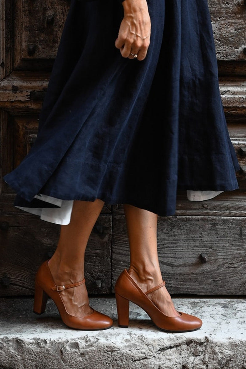 Damen-Pumps mit Blockabsatz, runder Spitze und verstellbarem Riemen