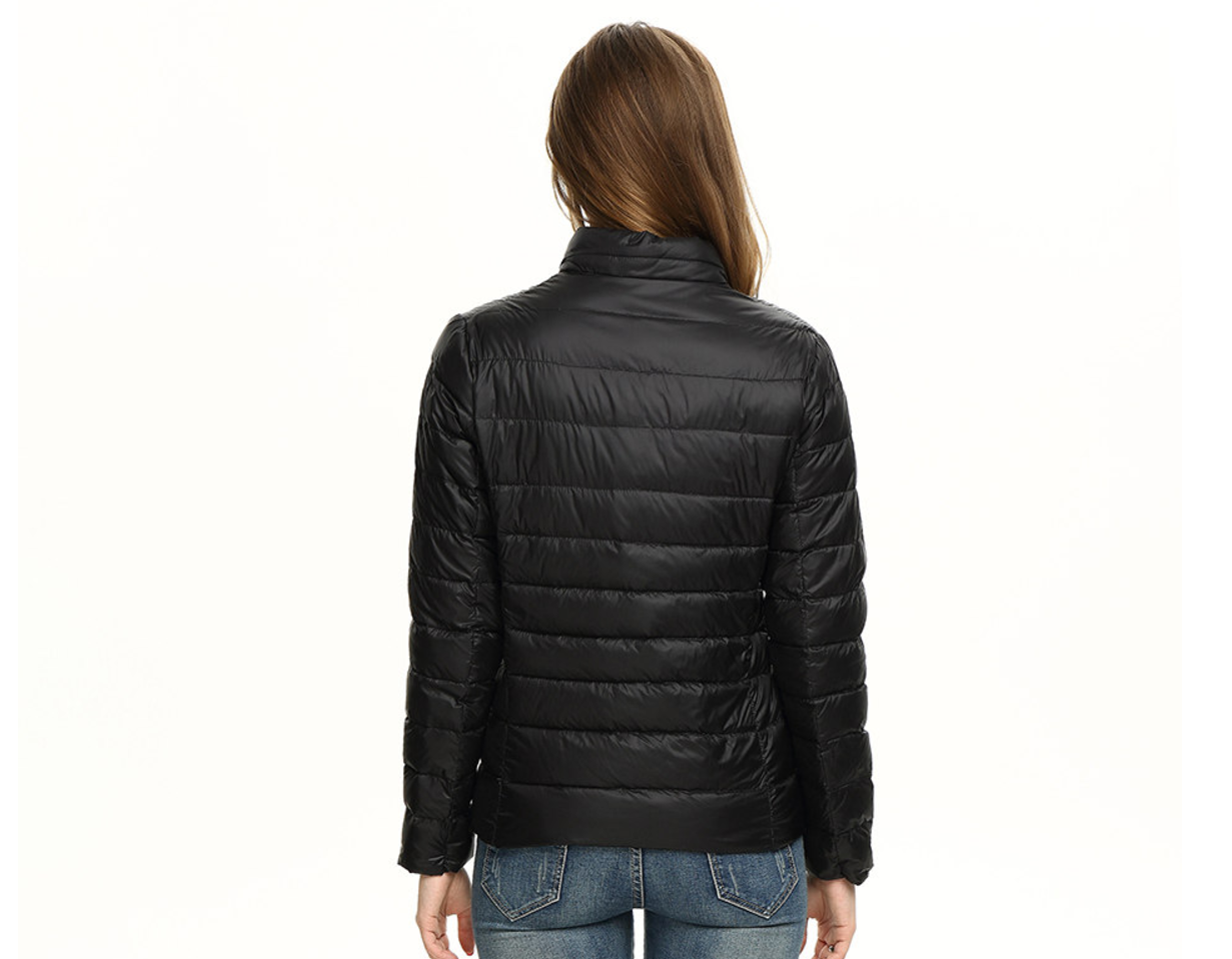 Leichte Damen Steppjacke für den Frühling | Wasserabweisende Übergangsjacke mit Stehkragen und Daunenfüllung | Winddichte