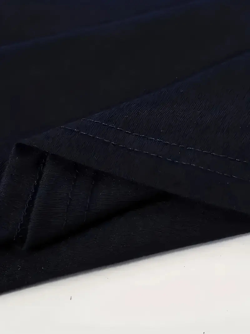 V-neck T-shirt for men | Fitted slim fit short-sleeve shirt made of soft fabric | Classic basic for everyday wear