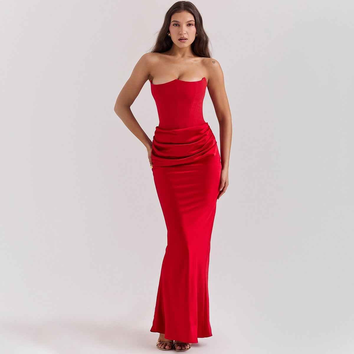 Elegant corset maxi dress for women with a figure-hugging cut