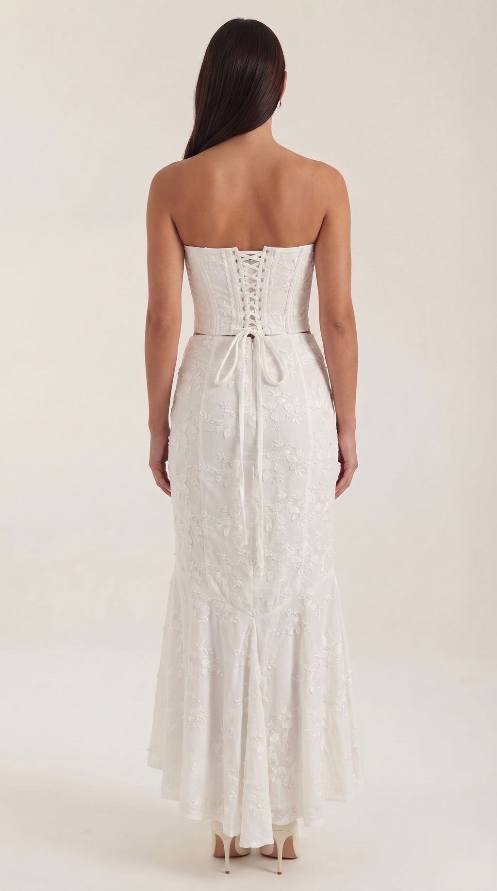 Corset maxi dress made of lace