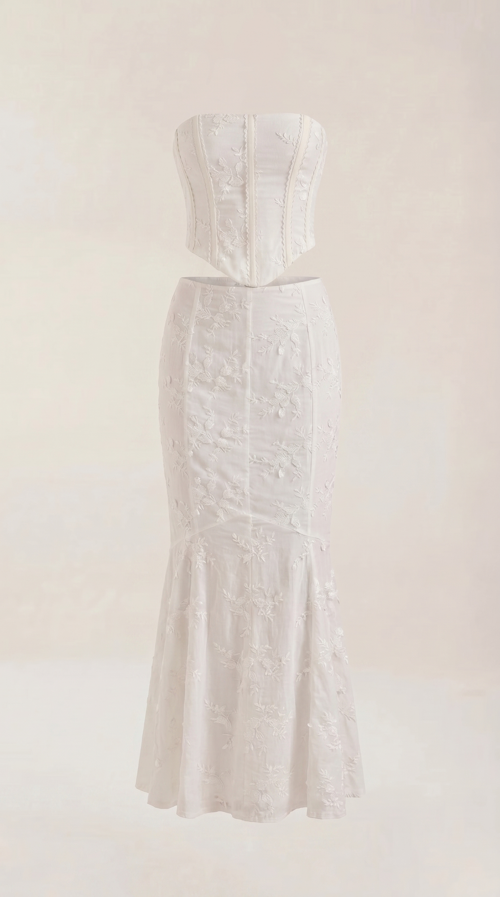 Corset maxi dress made of lace