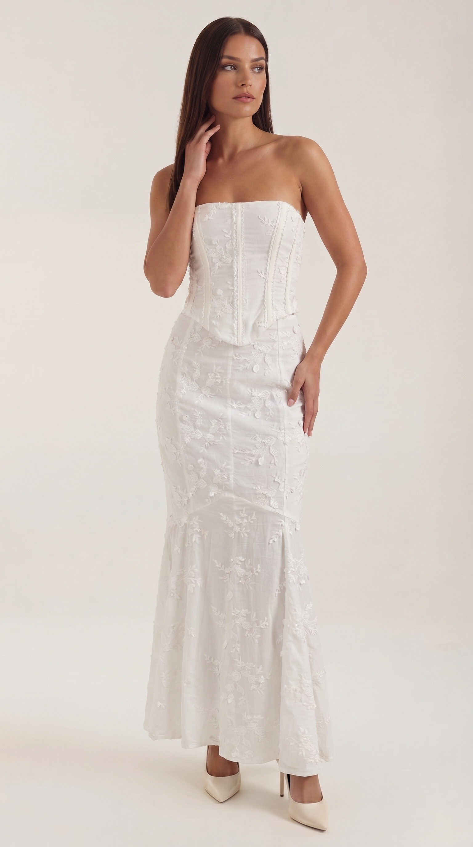 Corset maxi dress made of lace