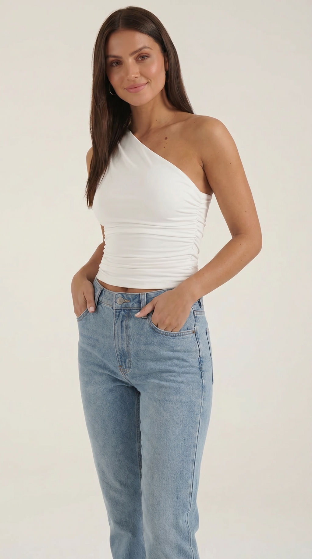 Ärmelloses One-Shoulder-Top mit seitlicher Raffung