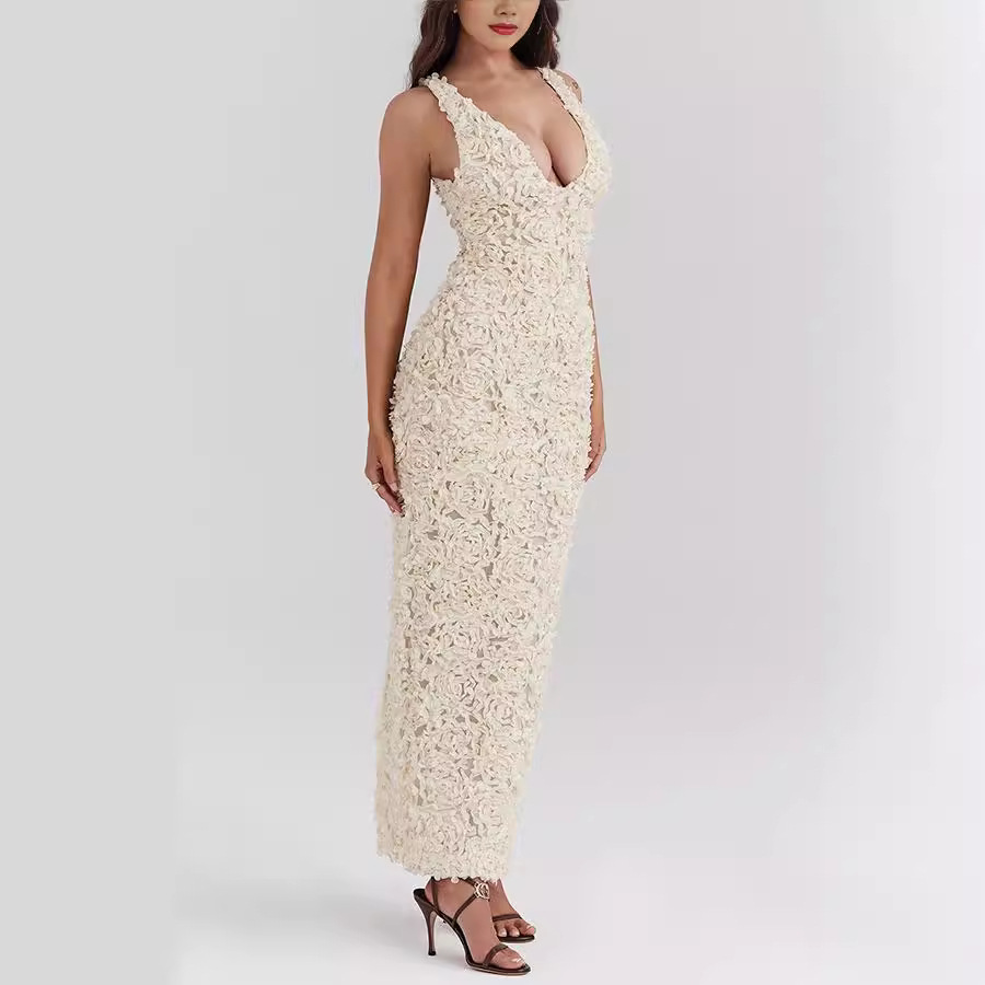 Ätherisches Midi-Spitzenkleid in Etuiform mit breiten Trägern