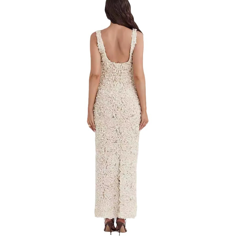 Ätherisches Midi-Spitzenkleid in Etuiform mit breiten Trägern
