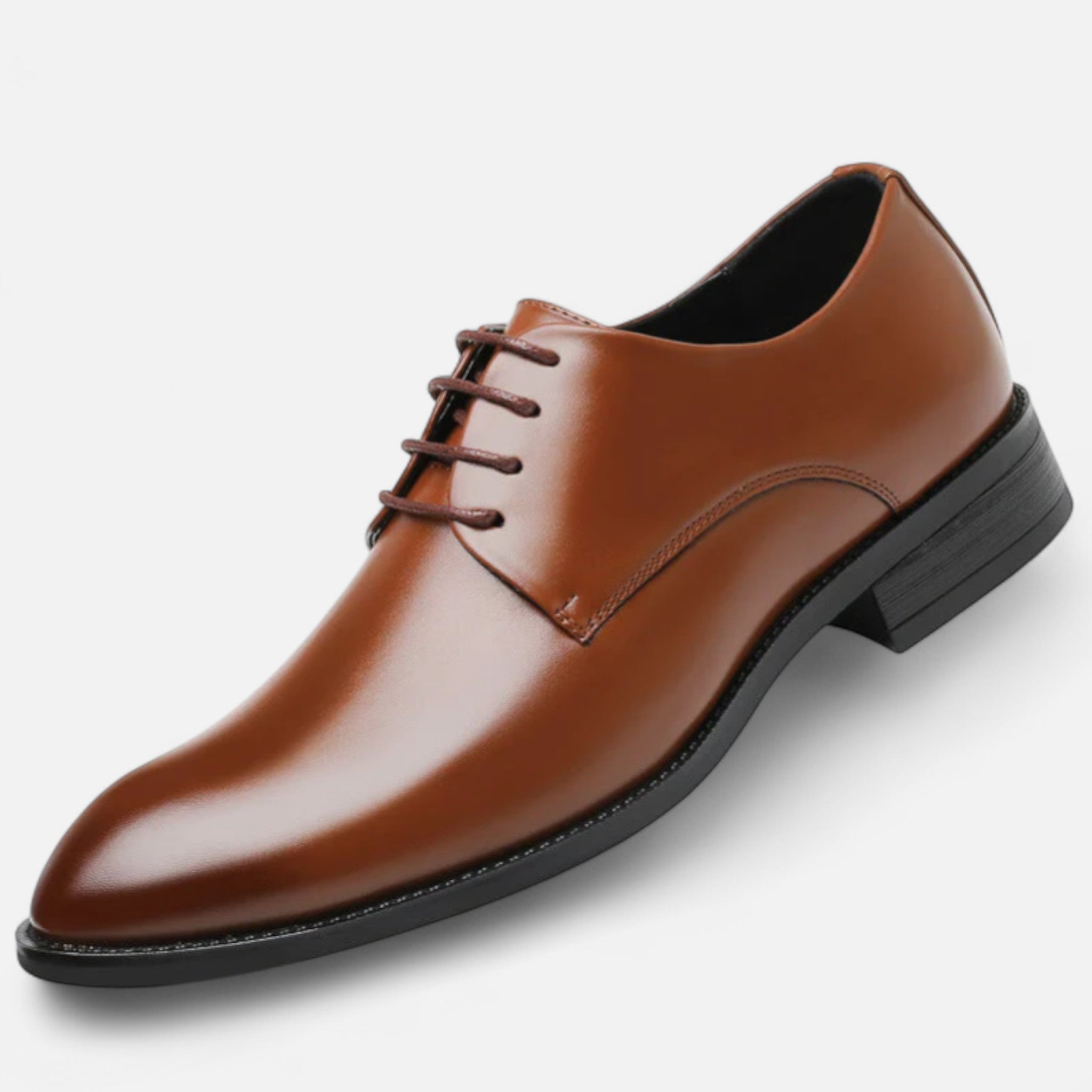 Elegante Herren-Sommerschuhe mit klassischen Schnürsenkeln