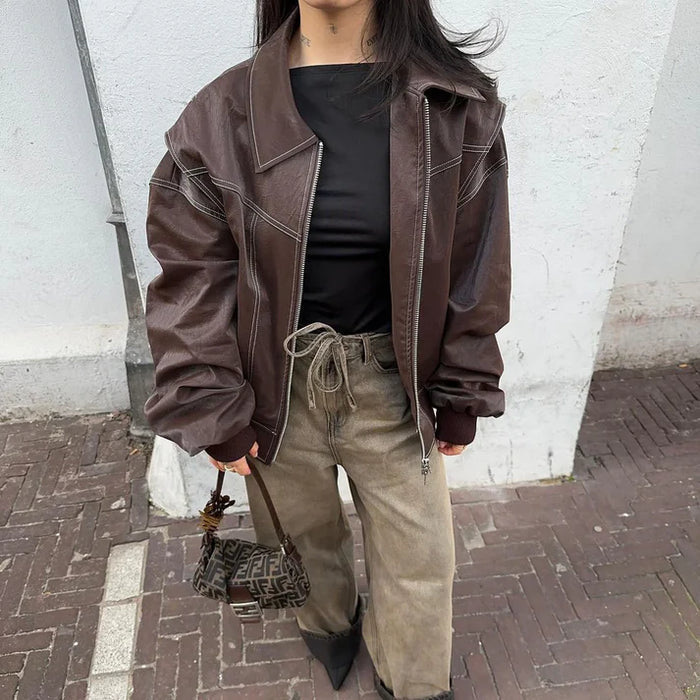 Women's bomber jacket in an oversized look made from high-quality faux leather - soft transitional jacket with a leather look for modern outfits