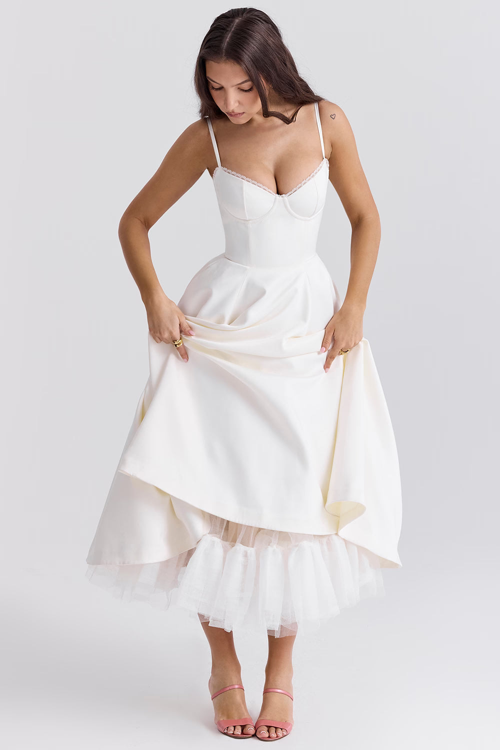 Elegantes Satin-Abendkleid mit Tüll