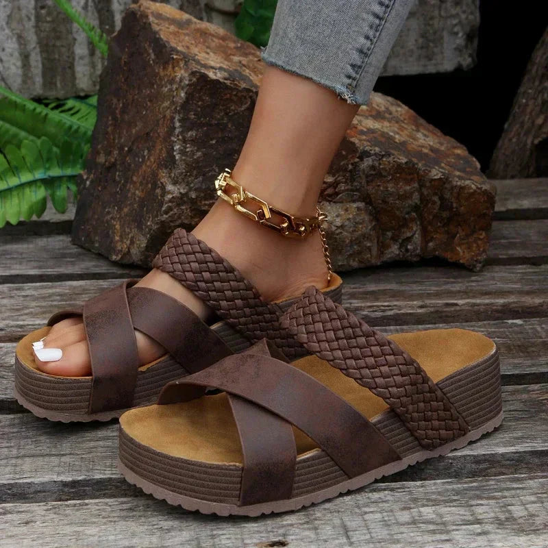 Orthopedic sandals for women with ergonomic footbed and adjustable straps – Comfortable platform summer shoes for everyday wear