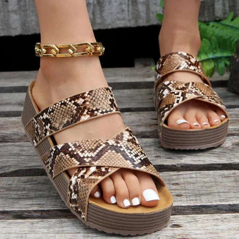 Orthopedic sandals for women with ergonomic footbed and adjustable straps – Comfortable platform summer shoes for everyday wear
