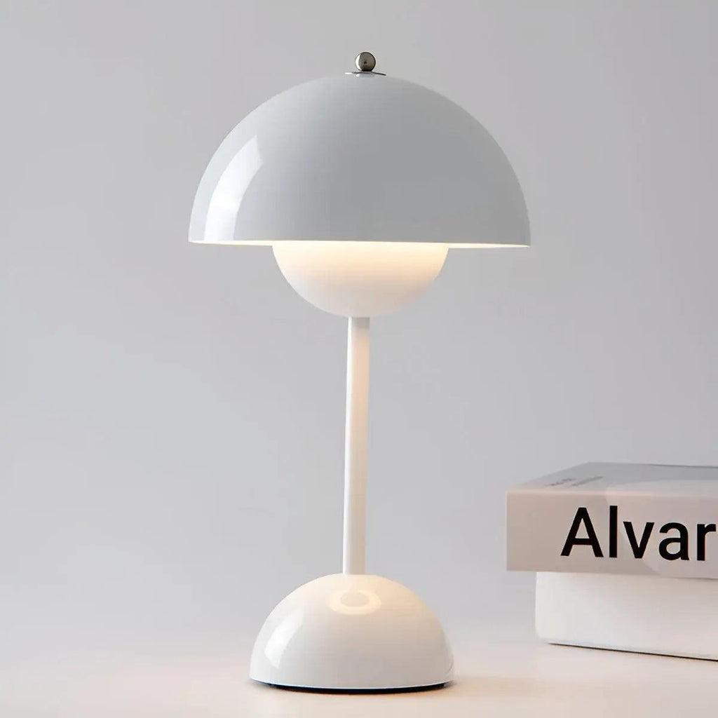 NOUVEAU RICHE Buijou - Skandinavische Designer-Tischlampe für ambient Beleuchtung Weiß