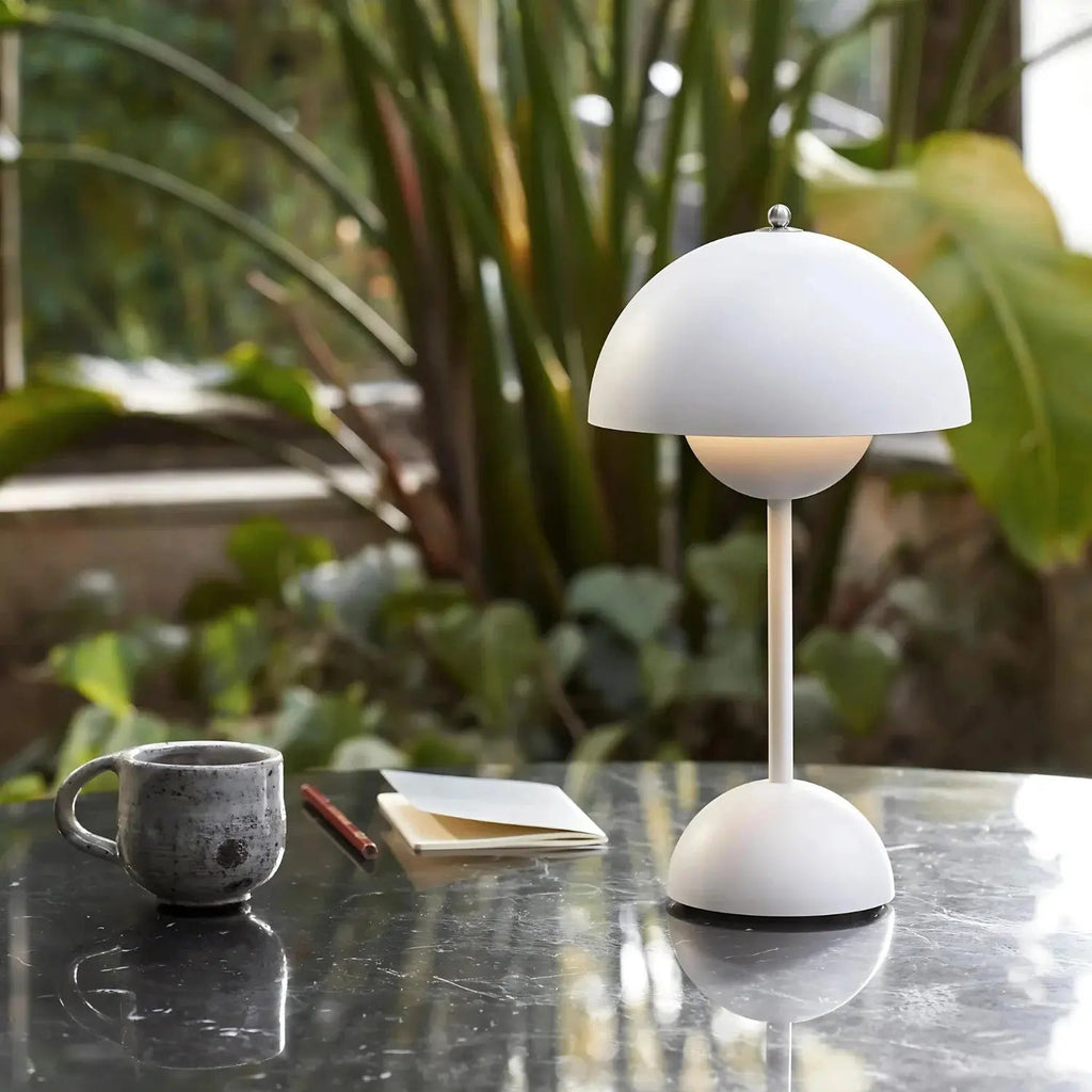 NOUVEAU RICHE Buijou - Skandinavische Designer-Tischlampe für ambient Beleuchtung