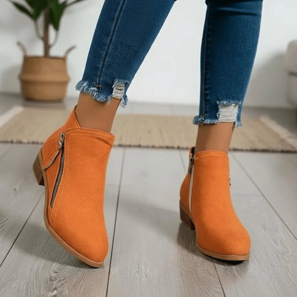 Suède Enkellaarzen Dames – Casual met Lage Blokhak en Zijrits - Miss Madera