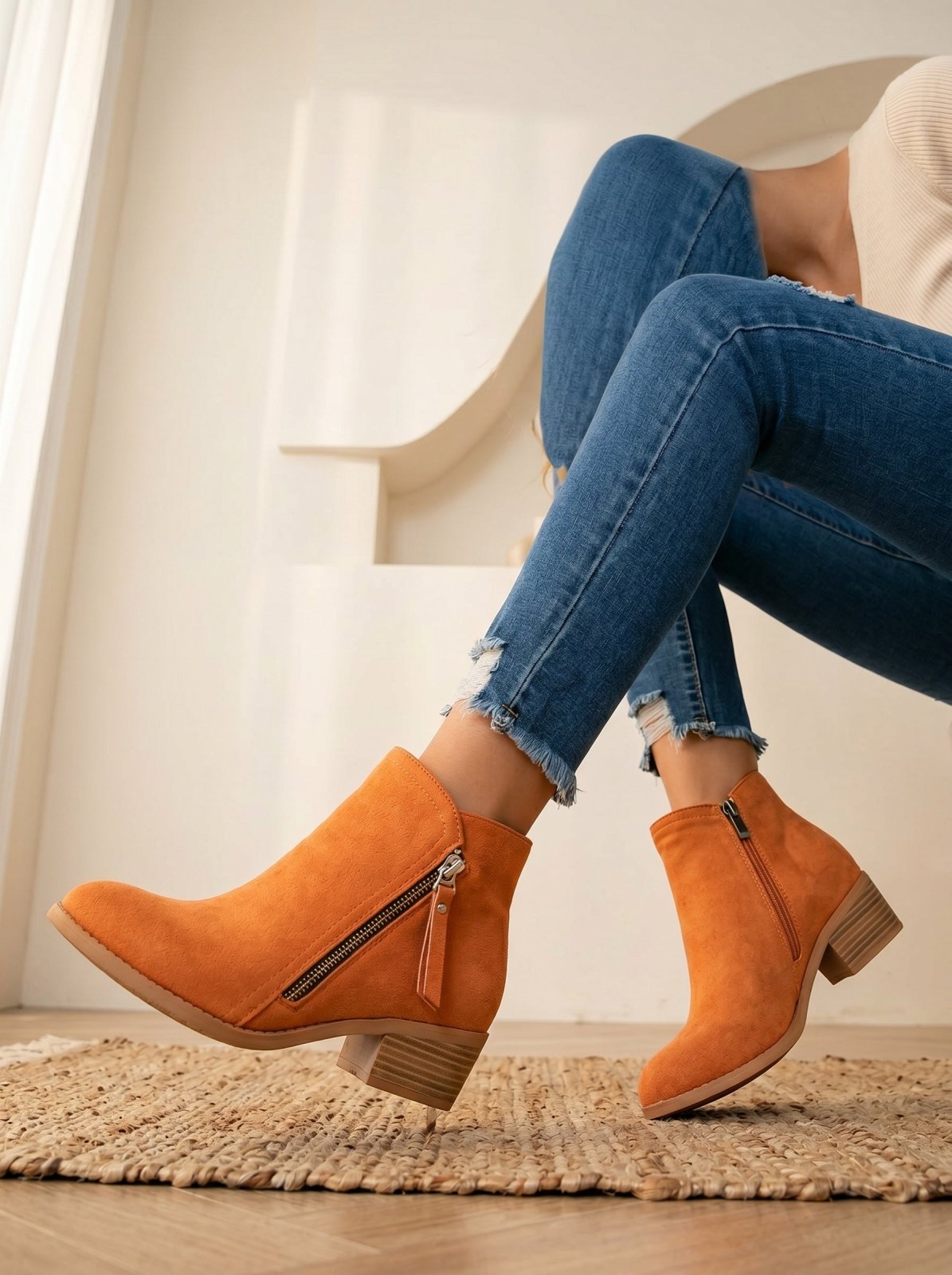 Suède Enkellaarzen Dames – Casual met Lage Blokhak en Zijrits - Miss Madera