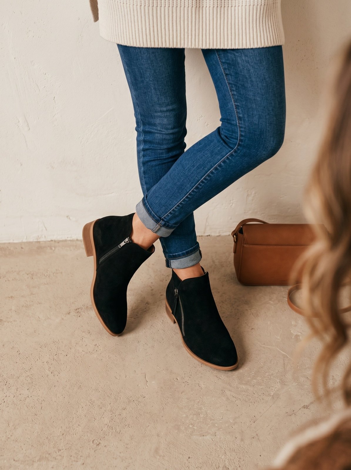 Suède Enkellaarzen Dames – Casual met Lage Blokhak en Zijrits - Miss Madera