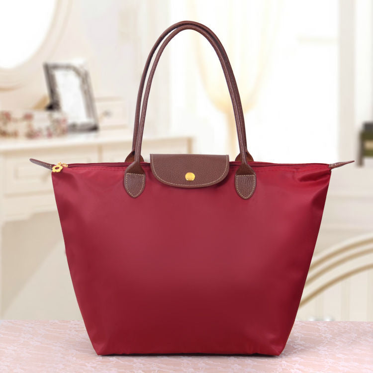 NOUVEAU RICHE Damen Luxe Oxford Schultertasche Oxnard Elegante Begleiter Dunkelrot